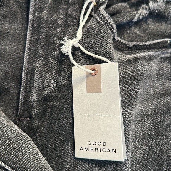Good American Good Waist High Rise Crop Raw Hem Black 157 Size 0/25 NWT - Picture 9 of 12
